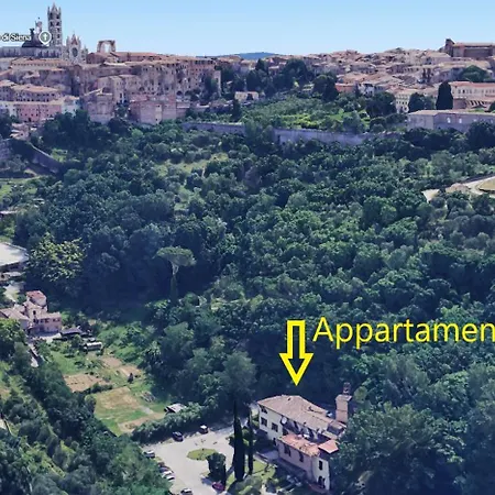 Centro Con Parcheggio Privato E Giardino 아파트 시에나