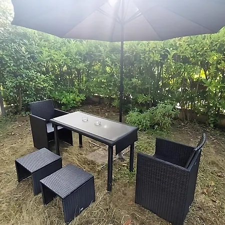 Centro Con Parcheggio Privato E Giardino