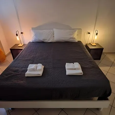 Centro Con Parcheggio Privato E Giardino Apartment