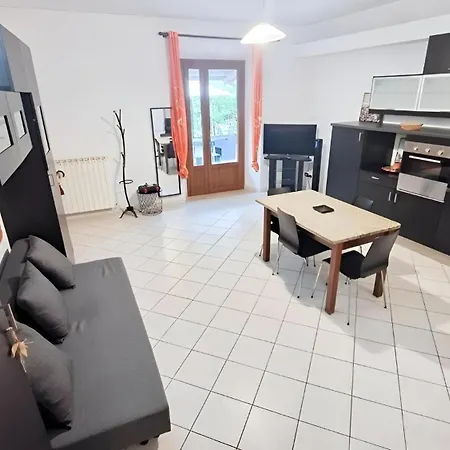 דירה Centro Con Parcheggio Privato E Giardino