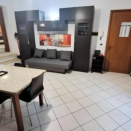 דירה Centro Con Parcheggio Privato E Giardino *