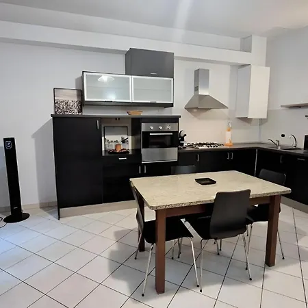 Apartment Centro Con Parcheggio Privato E Giardino